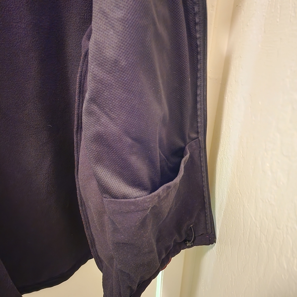 Kirkland Mens burgundy XXL soft shell jacket. Used good - Picture 6 of 7